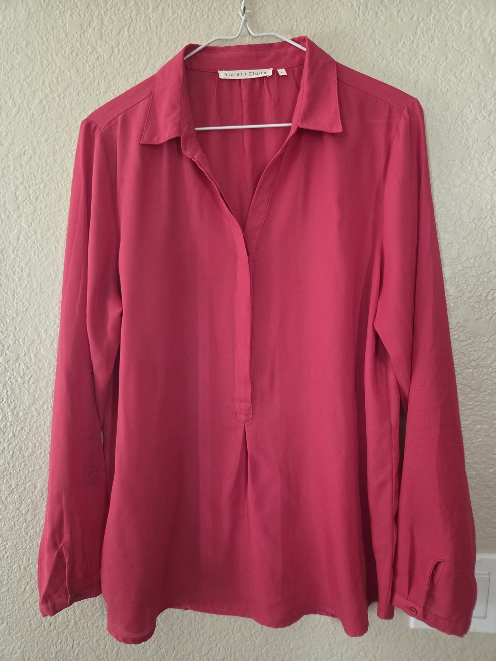 Violet & Claire Women's Hot Pink Split-Neck Button-Down Blouse